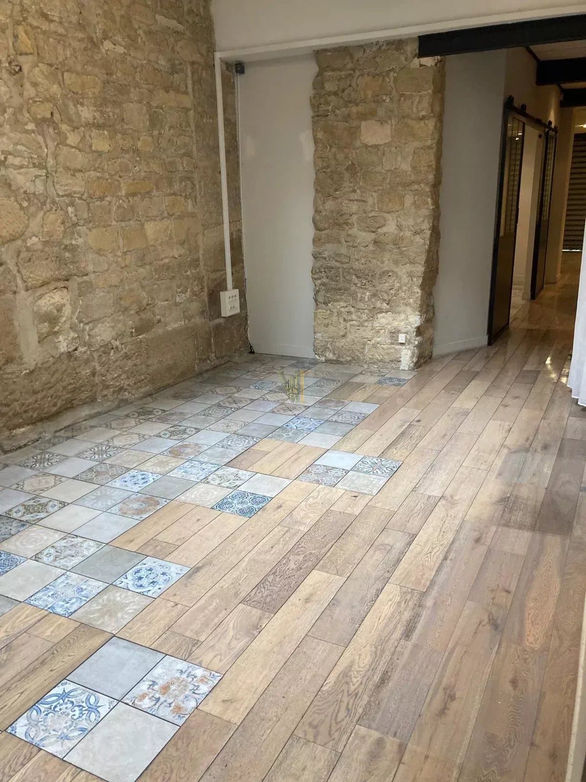 Local professionnel & commercial lumineux de caractère – 81 m² – Château d'Eau, Paris 10ᵉ
