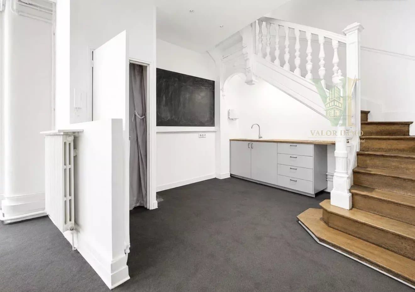 À louer – Hôtel particulier de bureaux- R+3  – 165 m² – Paris 17ᵉ