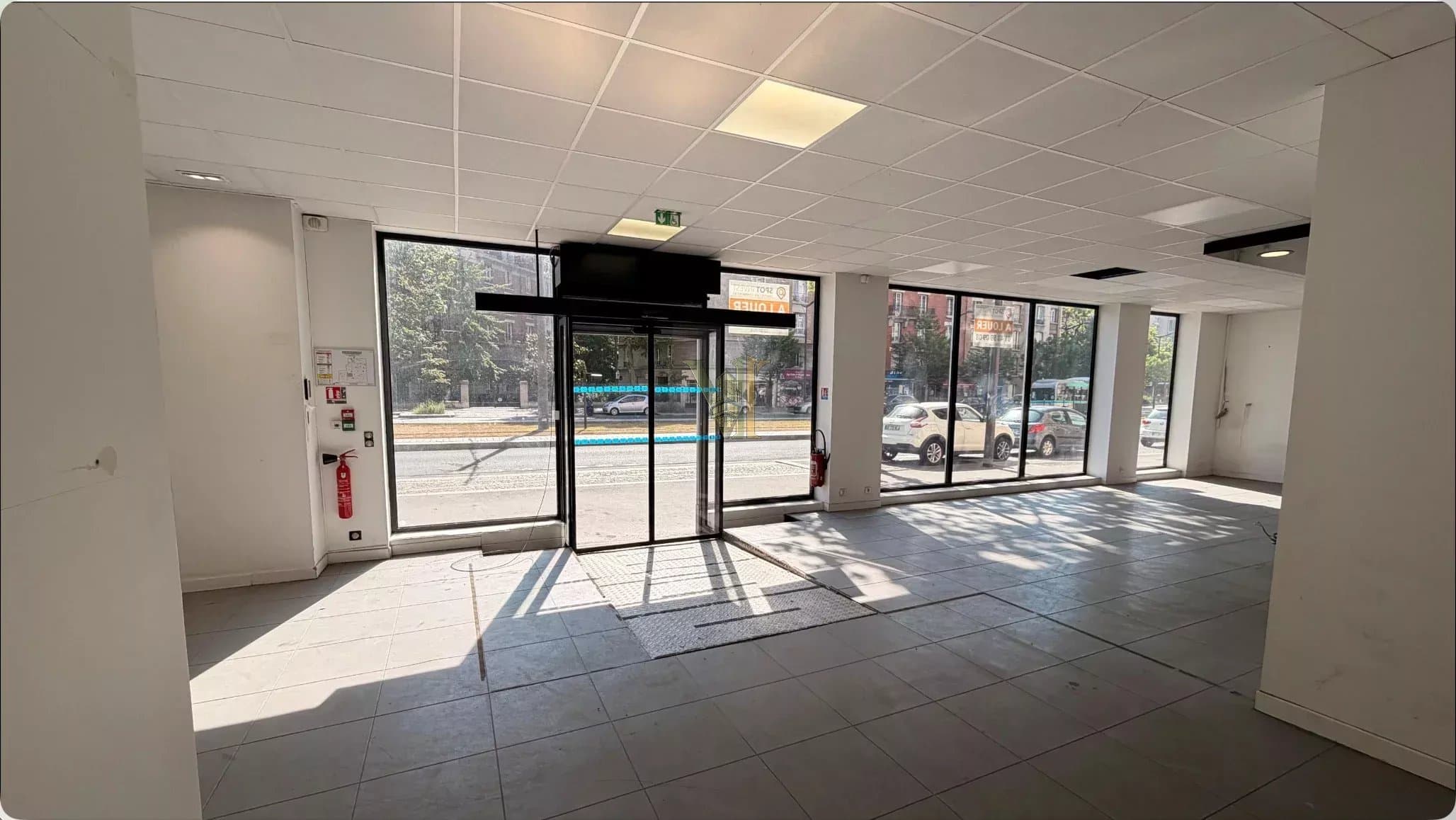 Local Commercial de 472 m² à Charonne, Paris 20ème