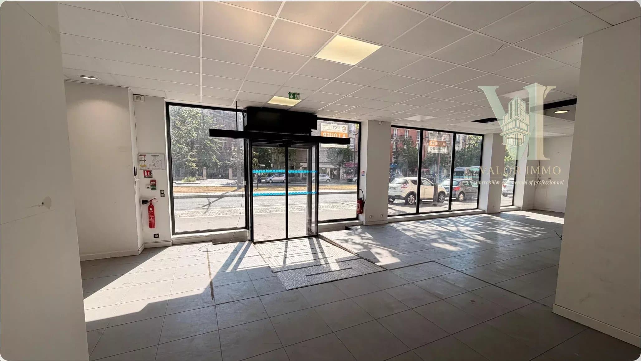 Local Commercial de 472 m² à Charonne, Paris 20ème