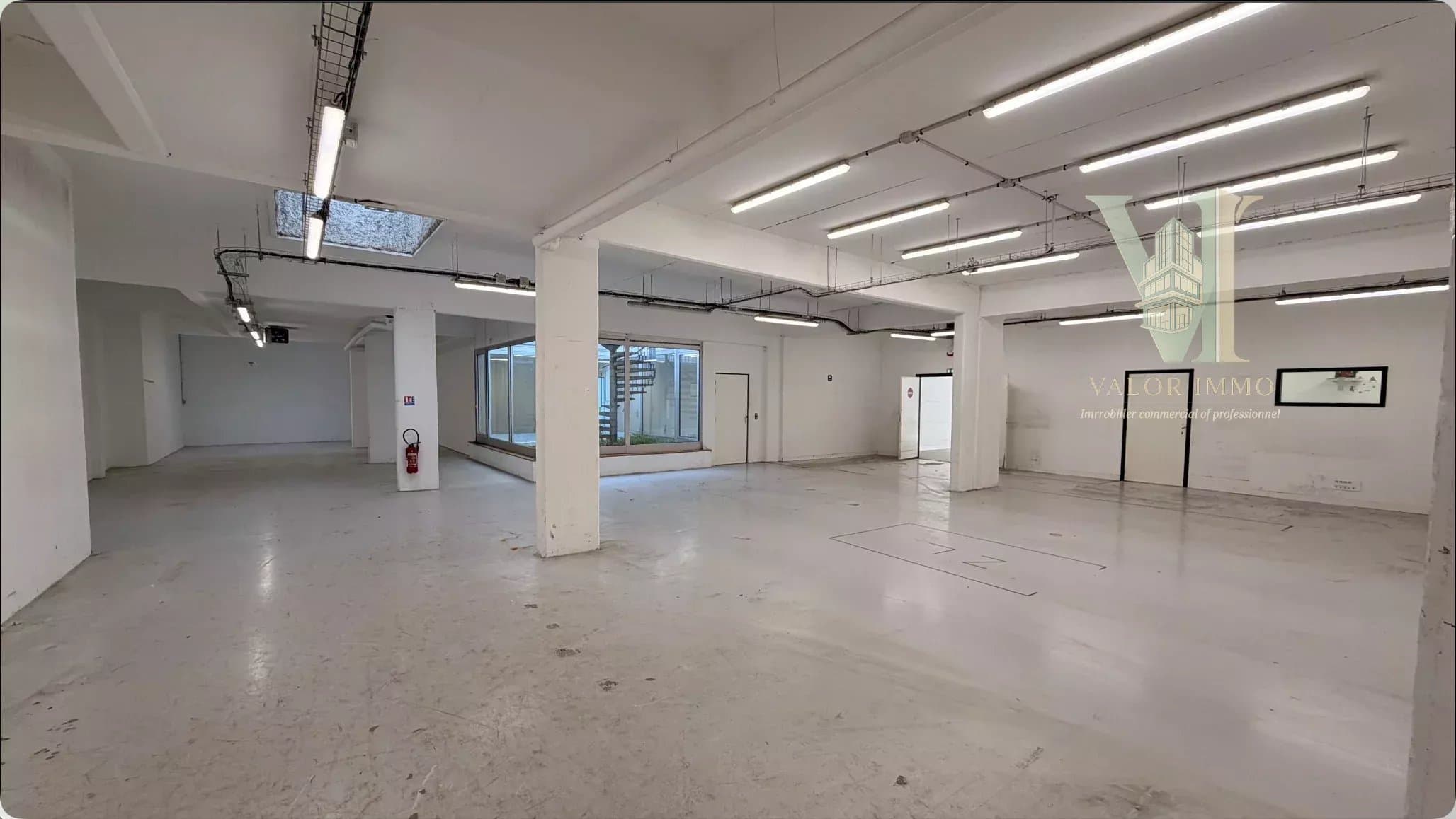 Local Commercial de 472 m² à Charonne, Paris 20ème