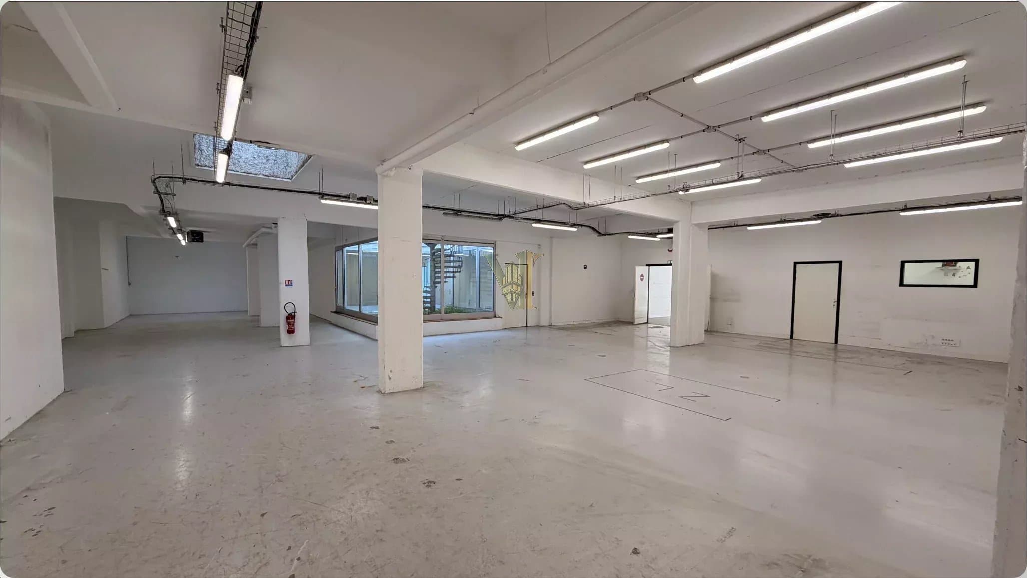 Local Commercial de 472 m² à Charonne, Paris 20ème