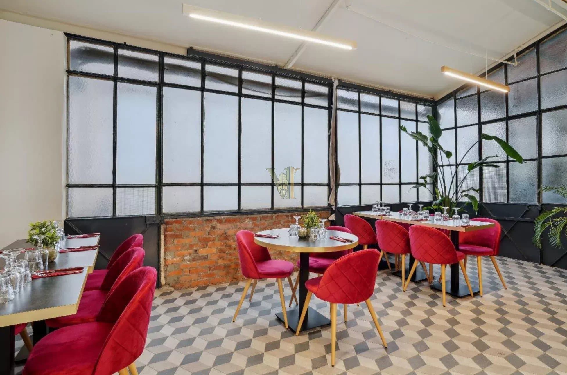 Local commercial 165 m² équipé à Porte-Saint-Denis