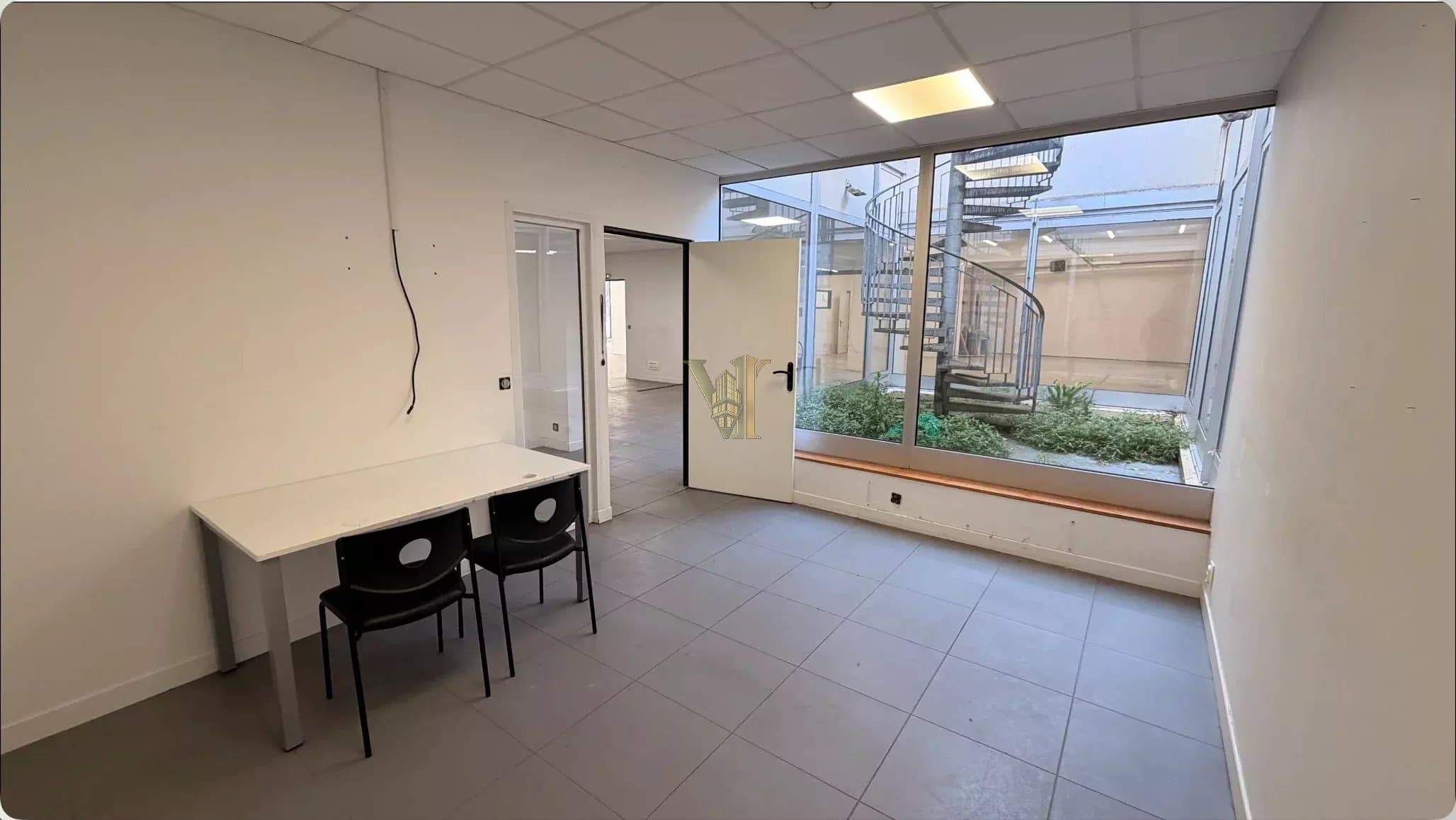 Local Commercial de 472 m² à Charonne, Paris 20ème