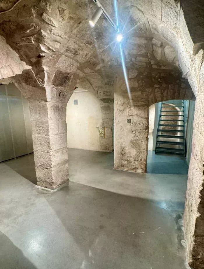 LOCAL COMMERCIAL À LOUER – PARIS 4ᵉ – SAINT-MERRI – 150 M²