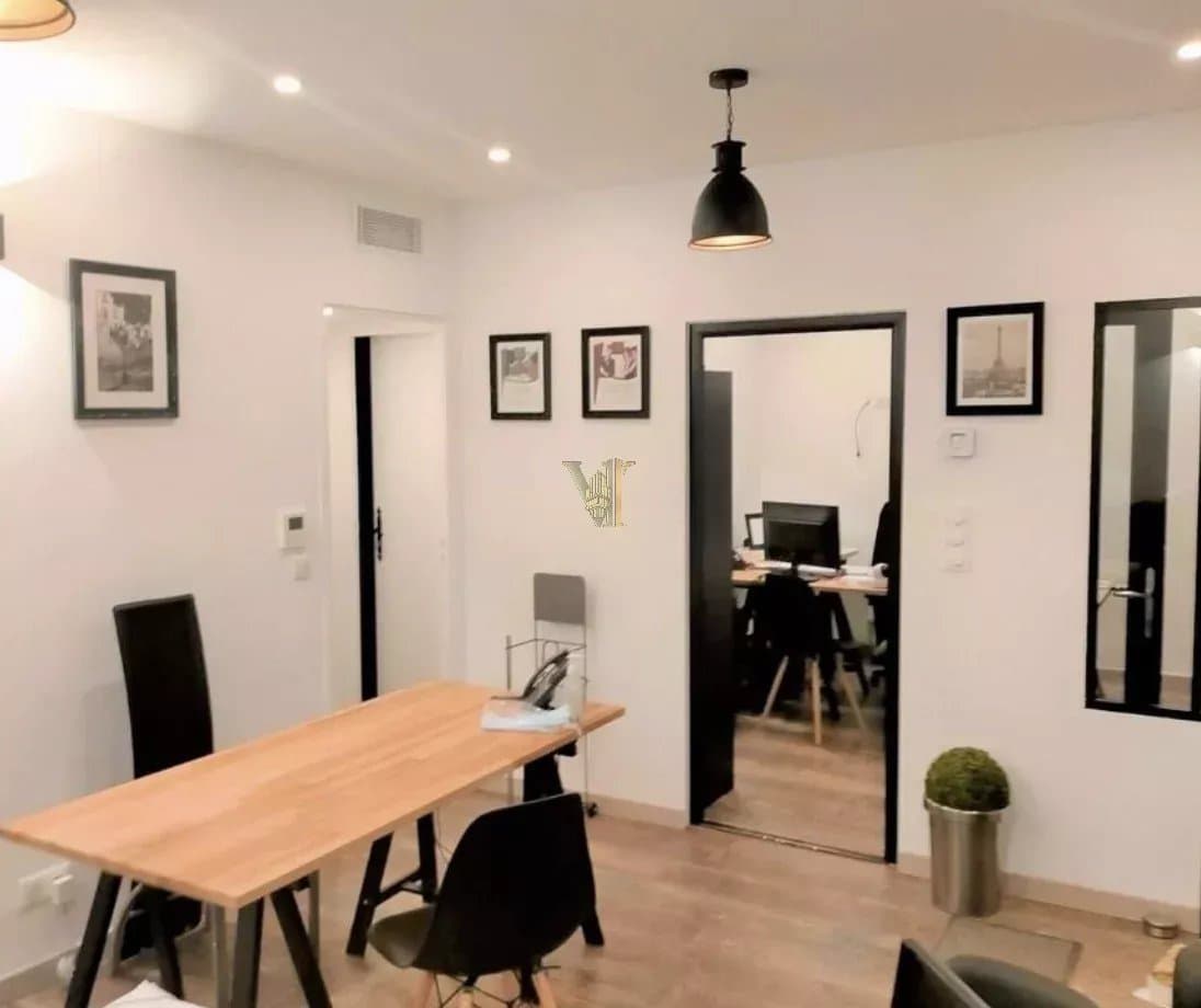 LOCAL COMMERCIAL À LOUER – CRÉTEIL – 95 M²