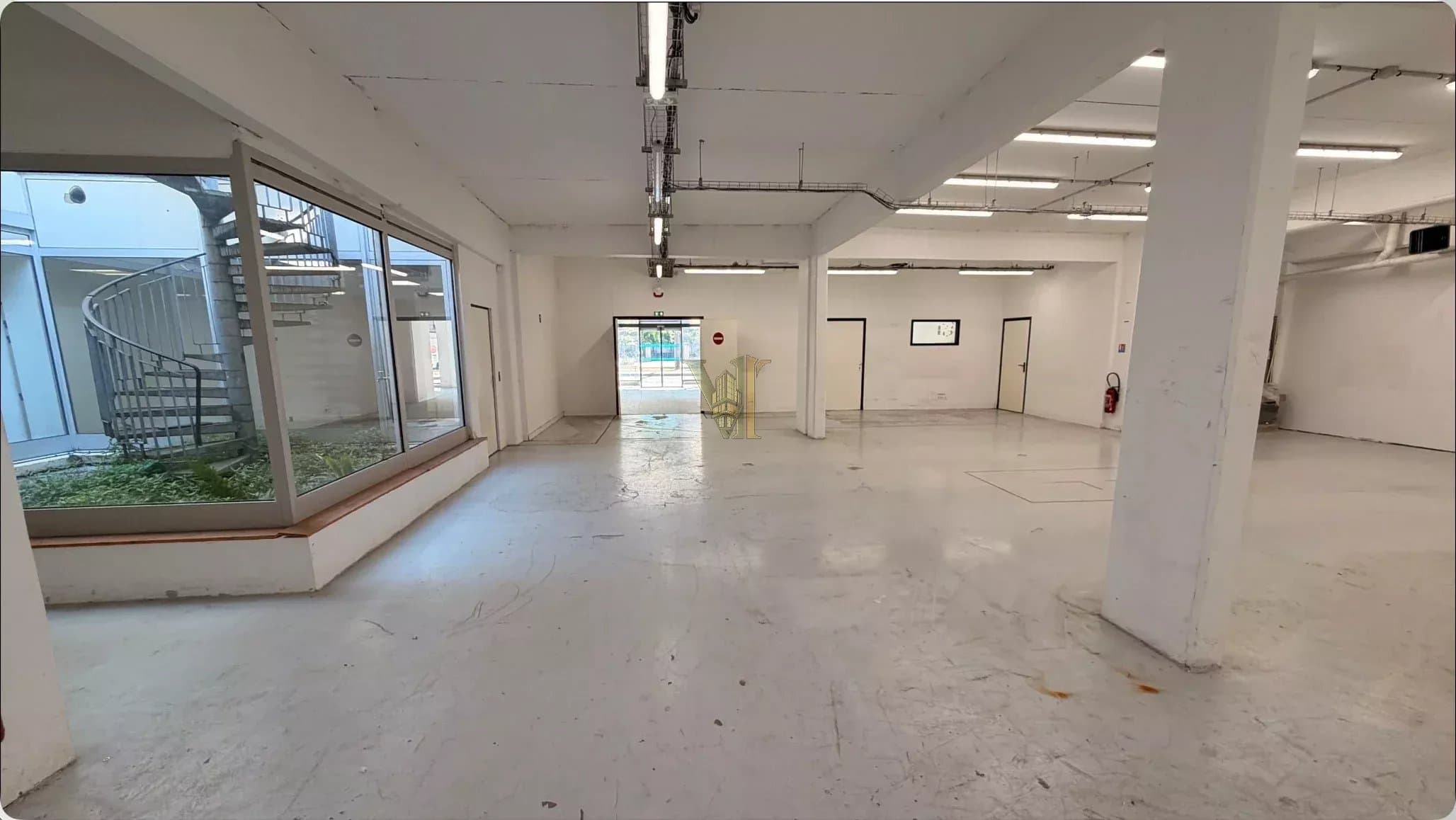 Local Commercial de 472 m² à Charonne, Paris 20ème