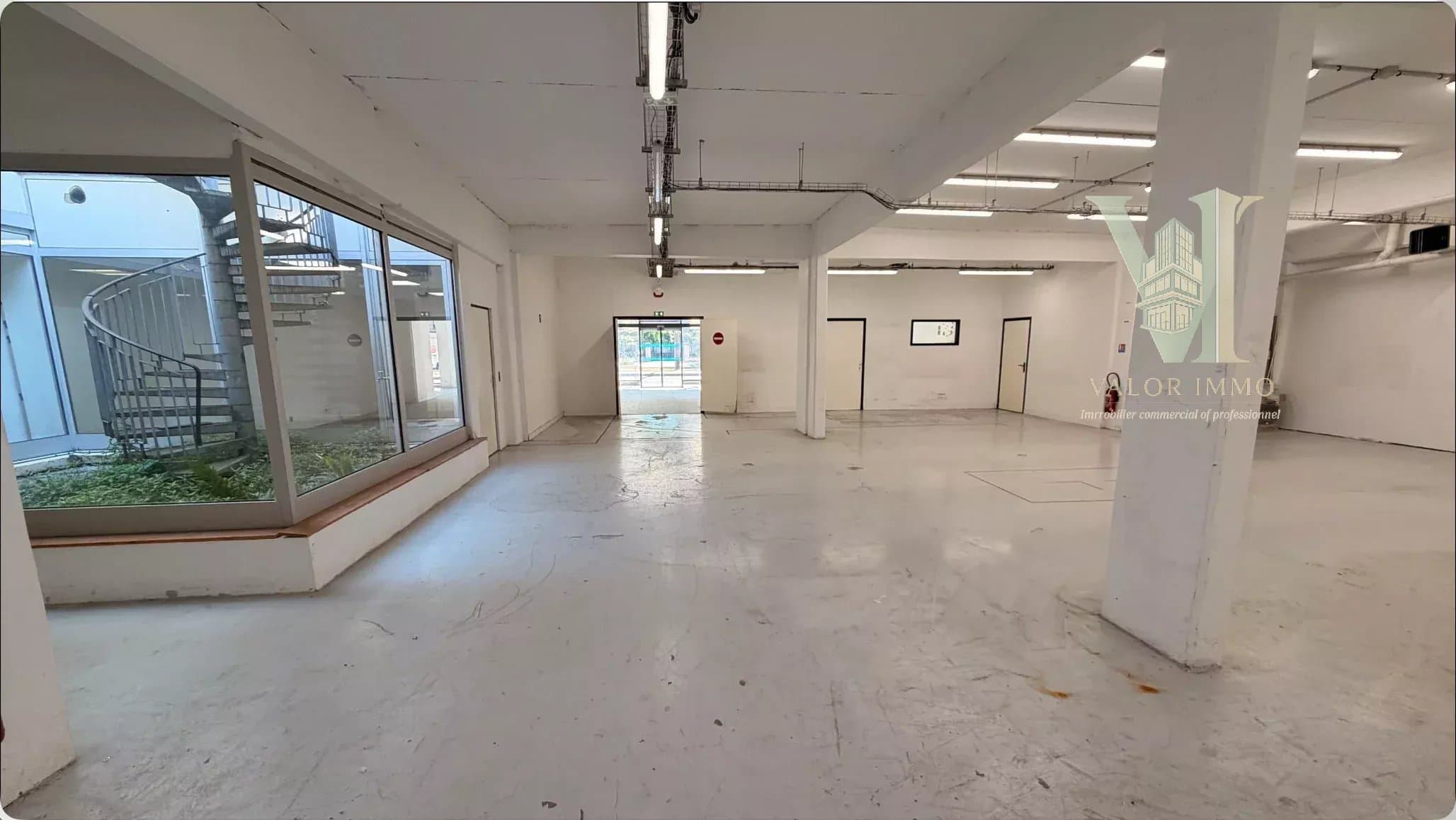 Local Commercial de 472 m² à Charonne, Paris 20ème