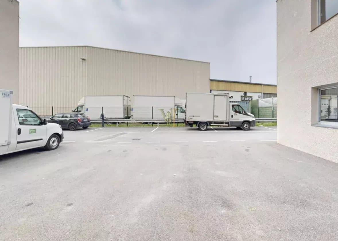 LOCAL D'ACTIVITÉ À LOUER – SECTEUR LA DÉFENSE / BEZONS – 776 M²
