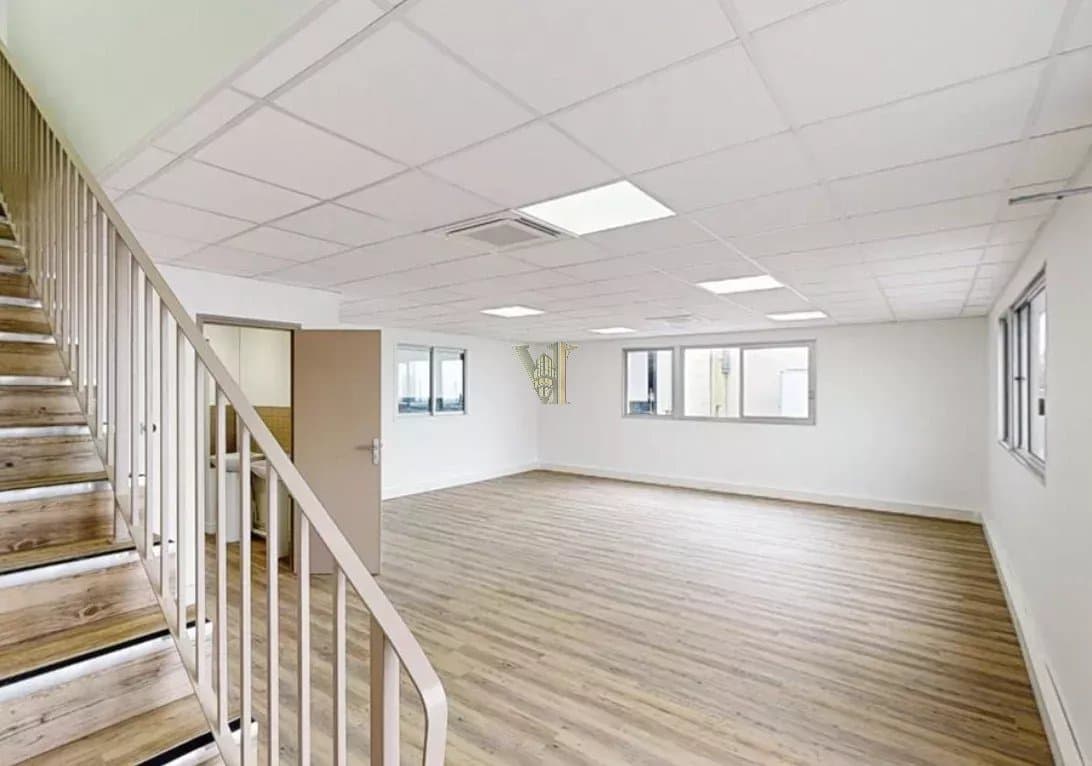 LOCAL D'ACTIVITÉ À LOUER – SECTEUR LA DÉFENSE / BEZONS – 776 M²