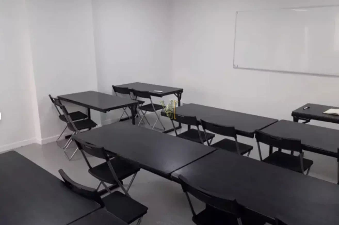 LOCAL PROFESSIONNEL À LOUER – QUARTIER DE LA GARE – PARIS 13ᵉ – 75 M²