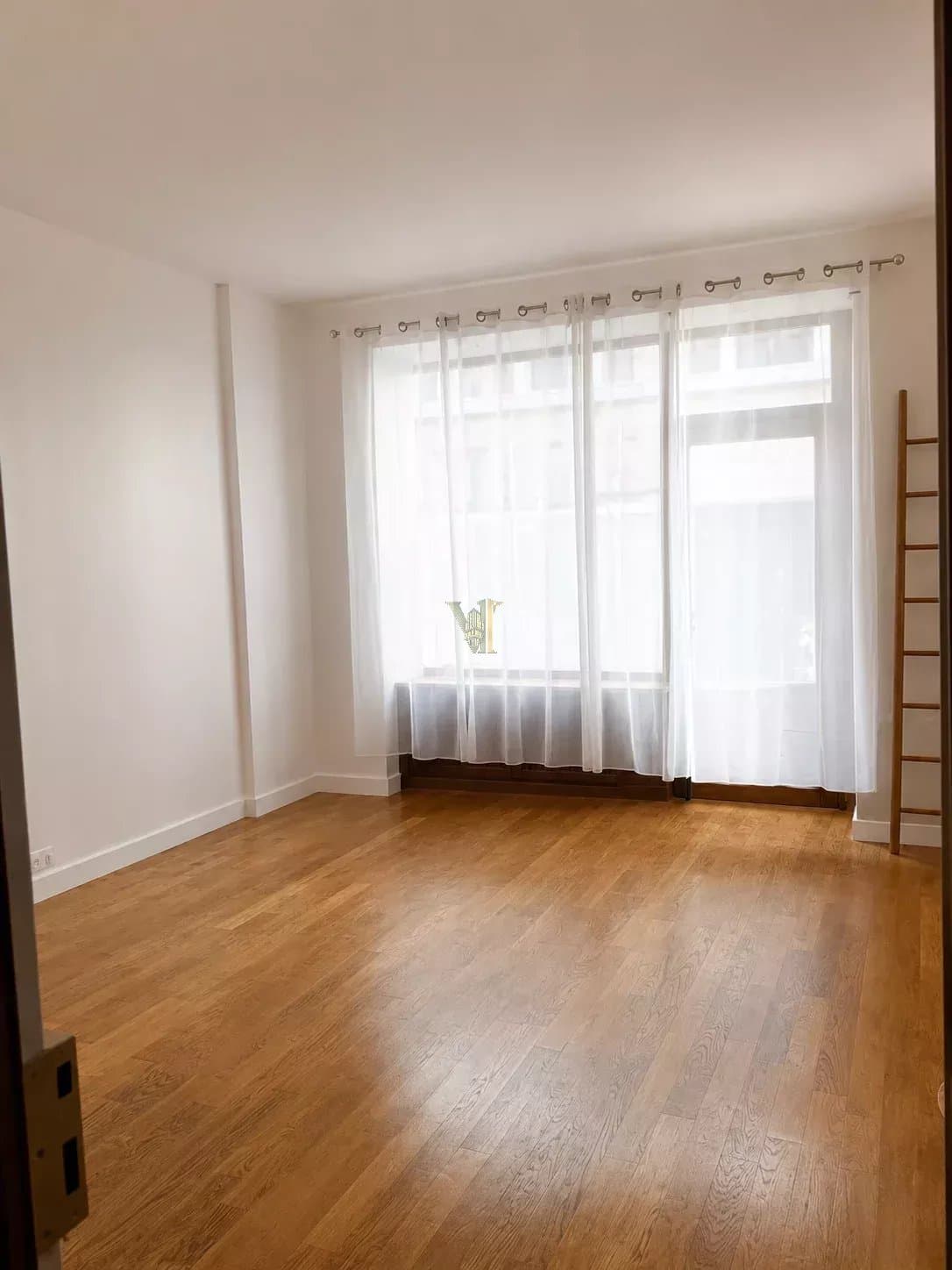 Local commercial rénové Paris 16ème