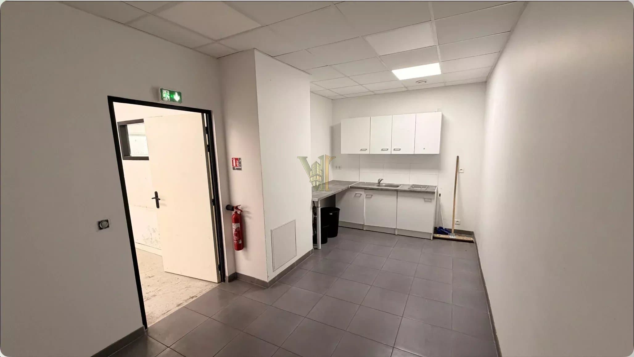 Local Commercial de 472 m² à Charonne, Paris 20ème