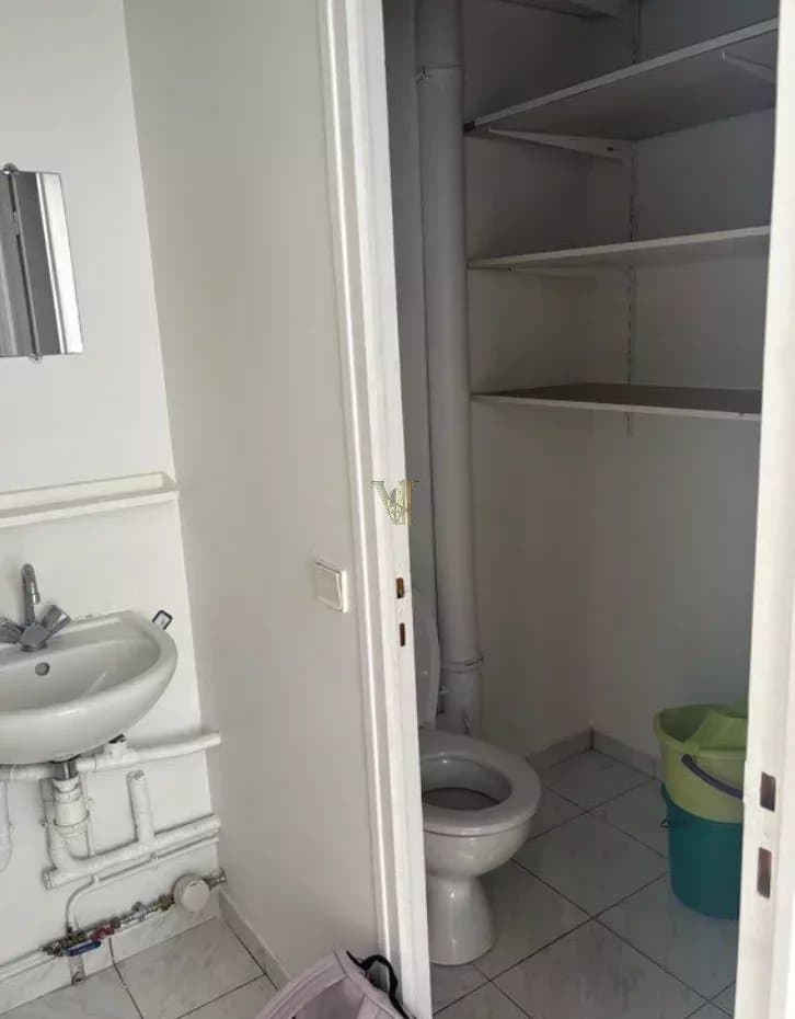 LOCAL PROFESSIONNEL / COMMERCIAL À LOUER
