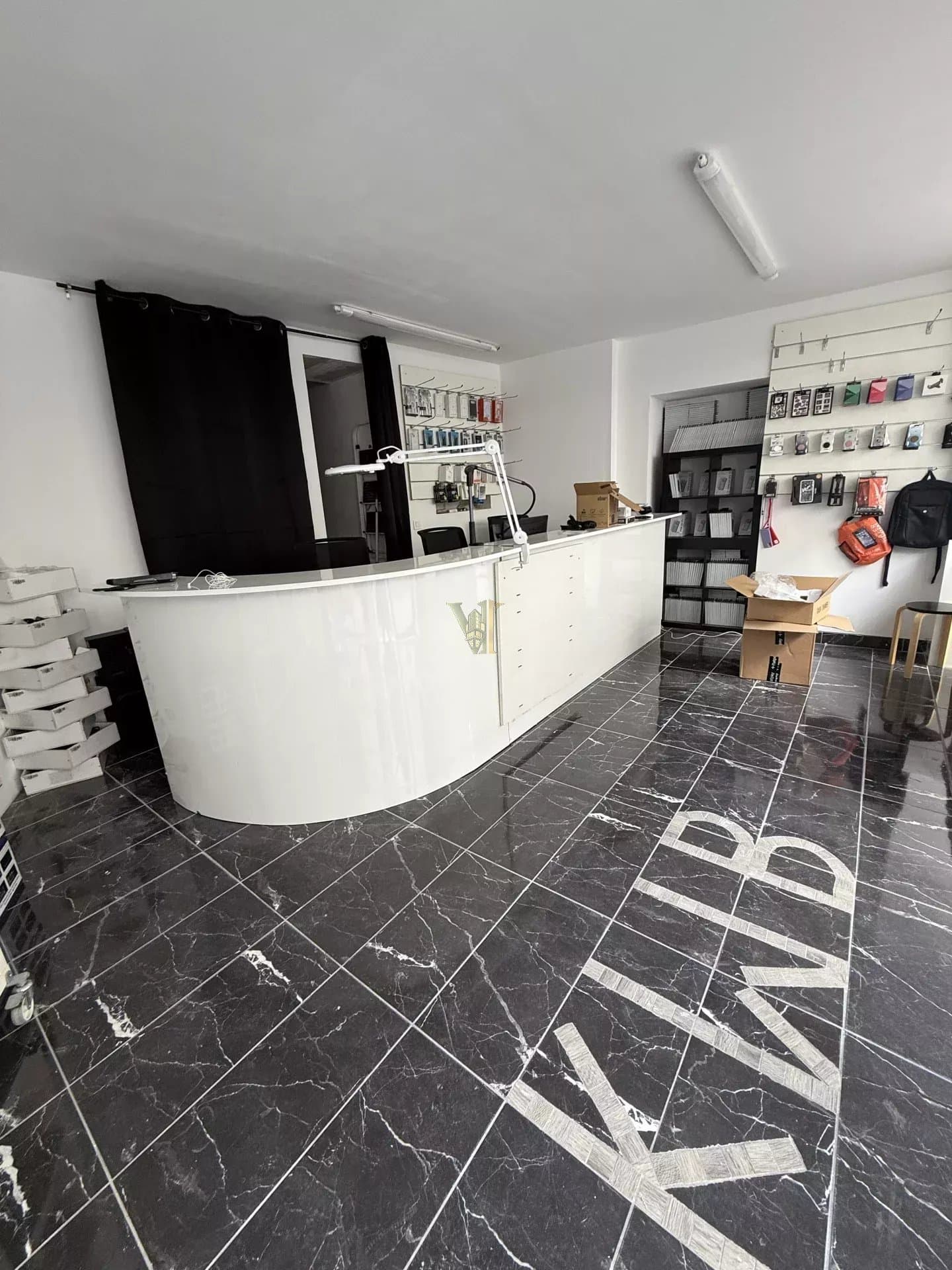 Local commercial 32 m² à vendre à Picpus, Paris 12ème