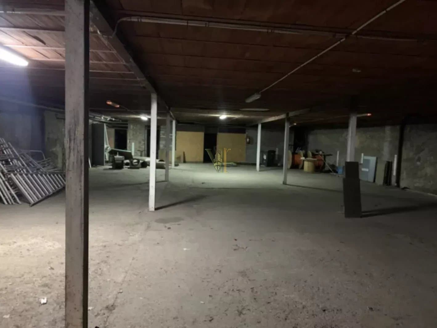 Entrepôt spacieux de 2193 m² à Saint-Denis