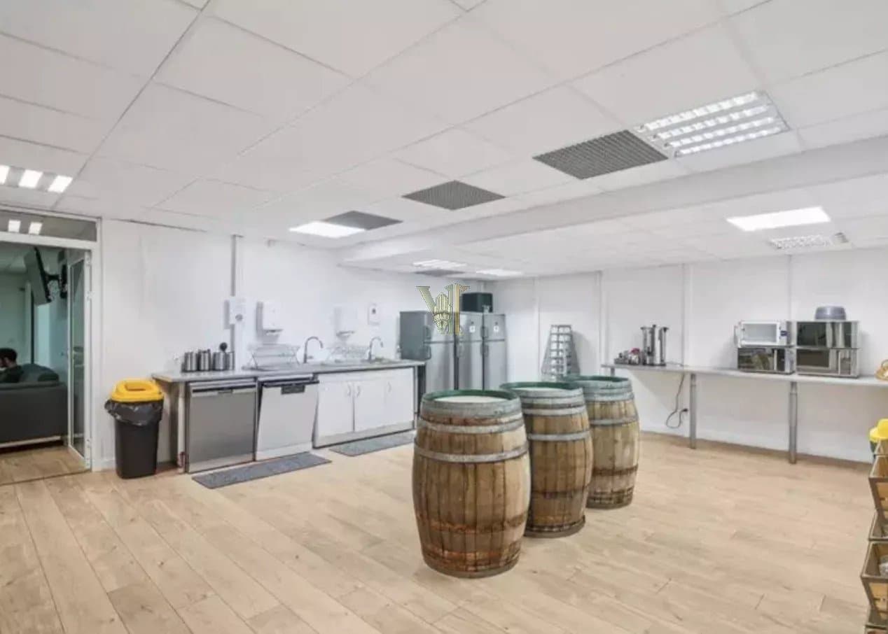 LOCAL COMMERCIAL À VENDRE– PARIS 20ÈME – CHARONNE – 1 179 M²