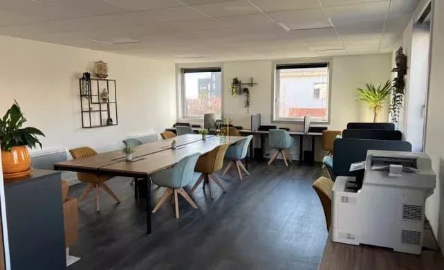 BUREAU MODERNE 60 M² – ESPACES MODULABLES, LUMINEUX – CHEVILLY-LARUE