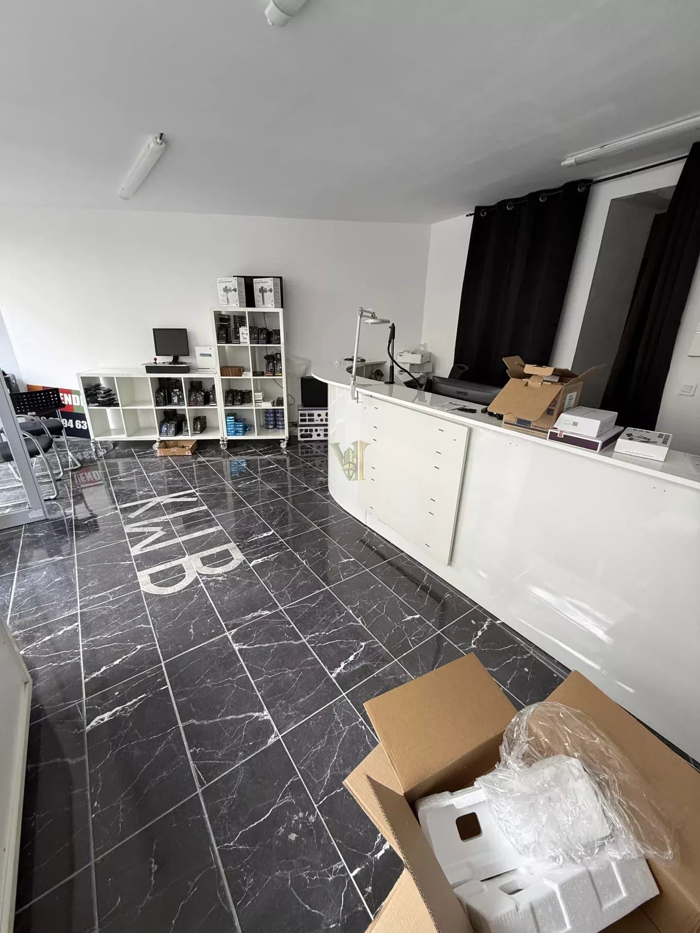Local commercial 32 m² à vendre à Picpus, Paris 12ème