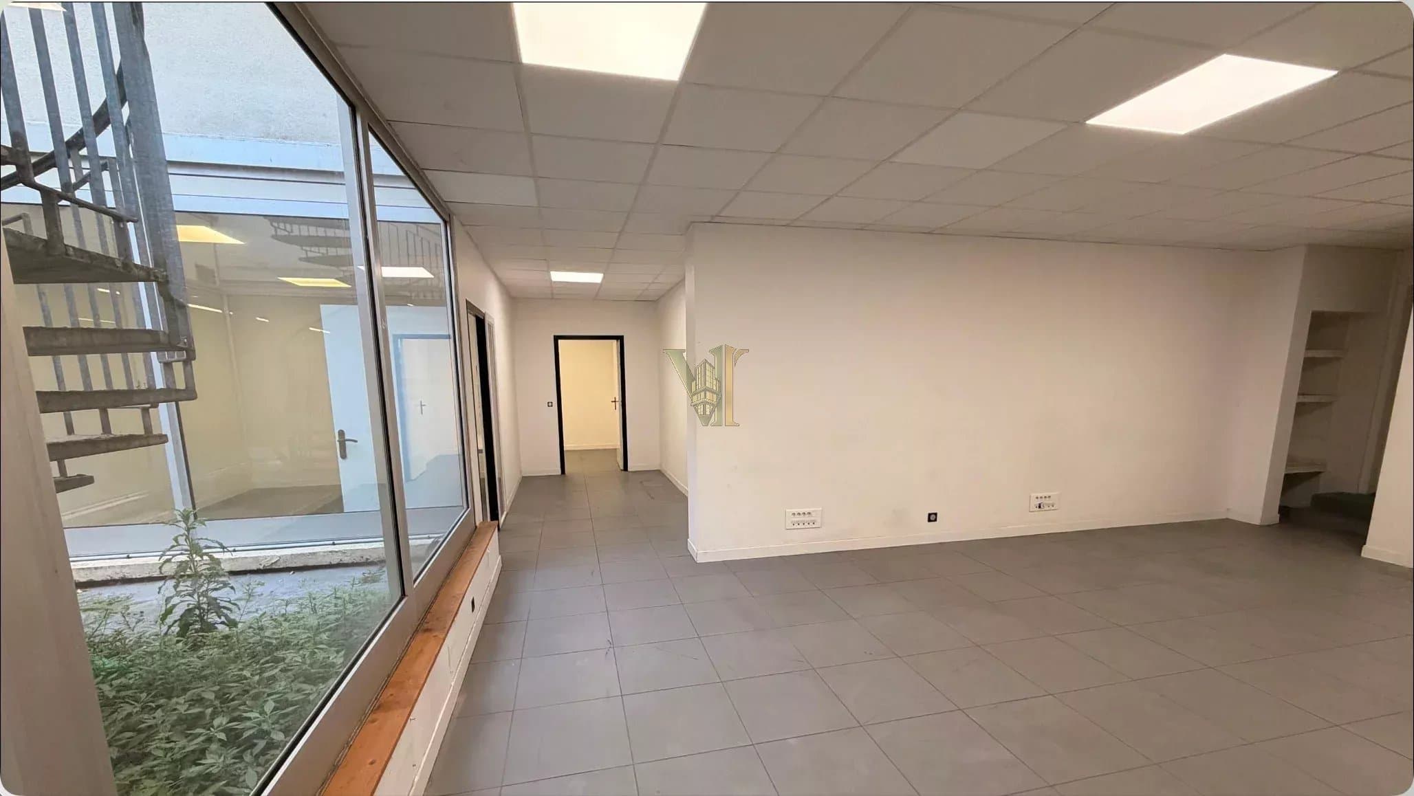 Local Commercial de 472 m² à Charonne, Paris 20ème