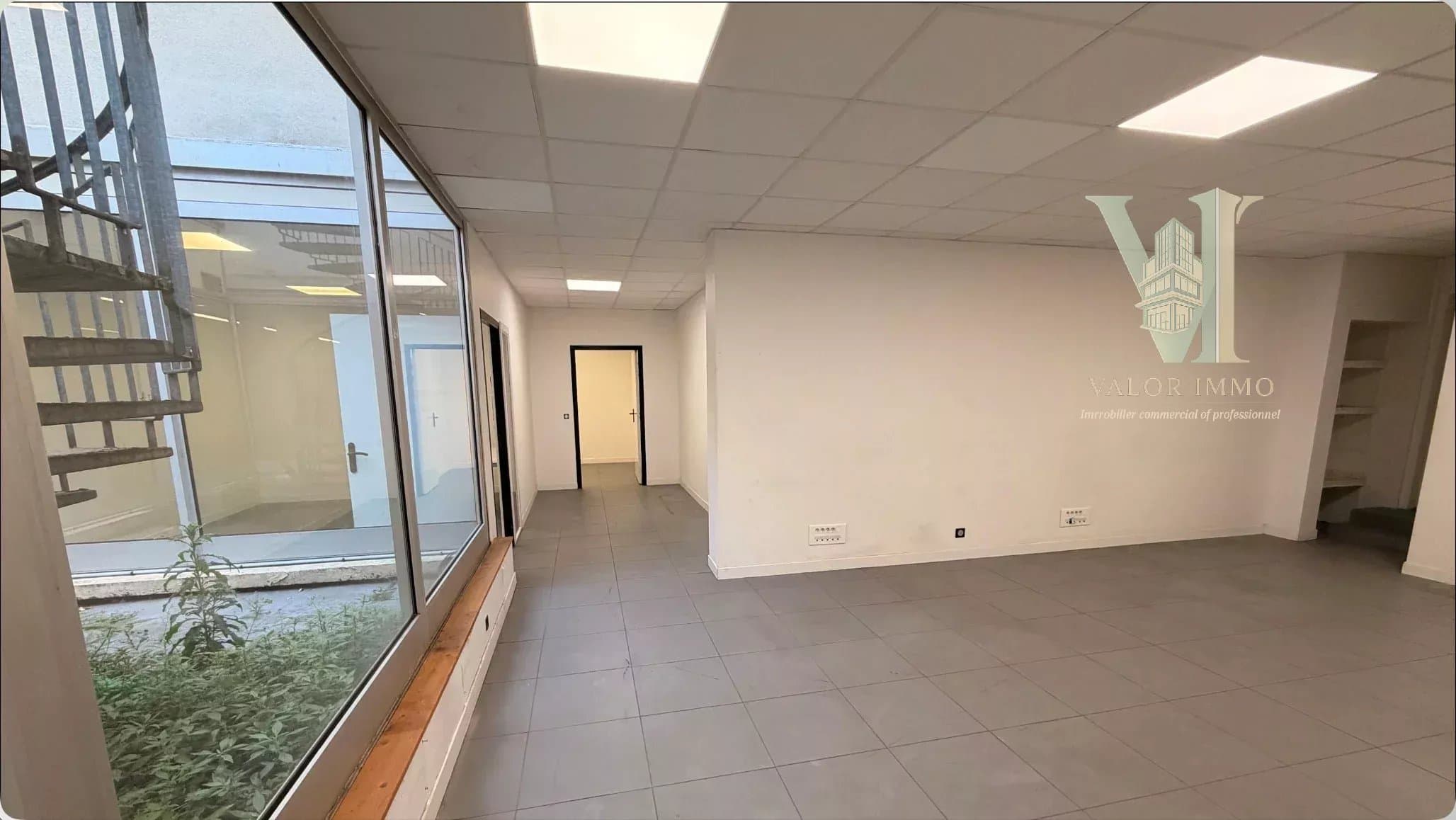 Local Commercial de 472 m² à Charonne, Paris 20ème