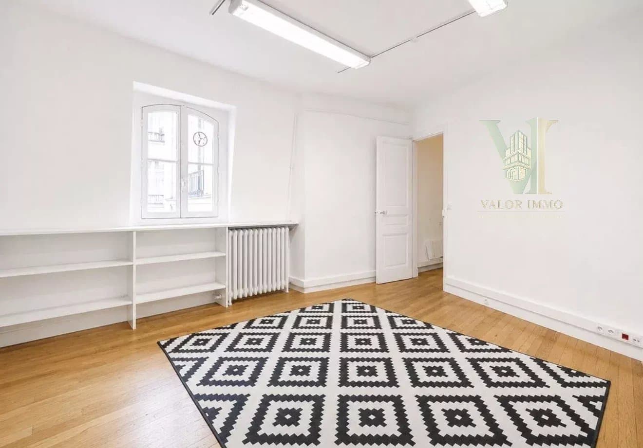 À louer – Hôtel particulier de bureaux- R+3  – 165 m² – Paris 17ᵉ