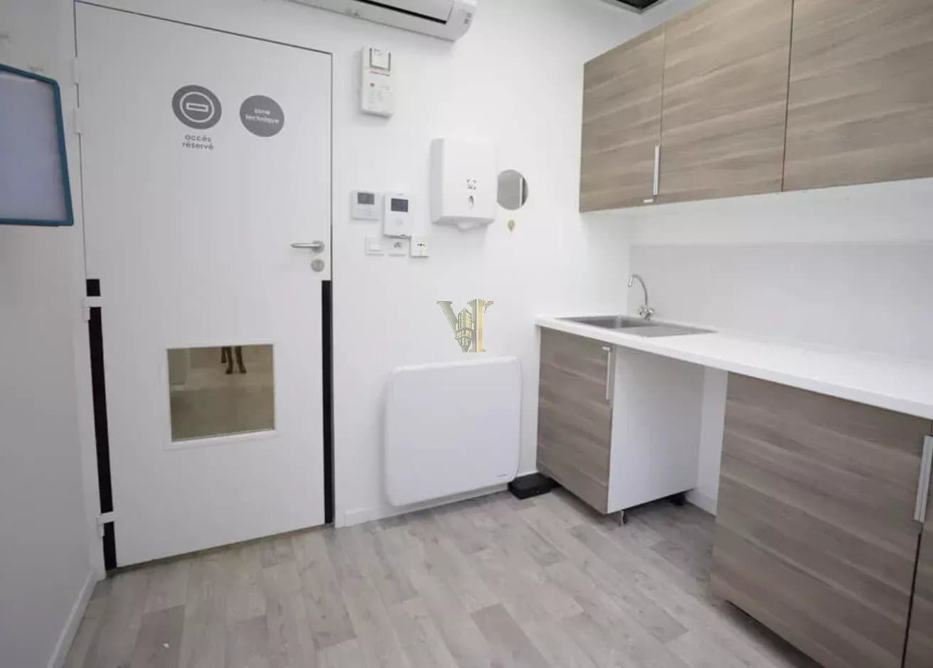 LOCAL COMMERCIAL À LOUER – SECTEUR LOURMEL – PARIS 15ᵉ – 105 M²