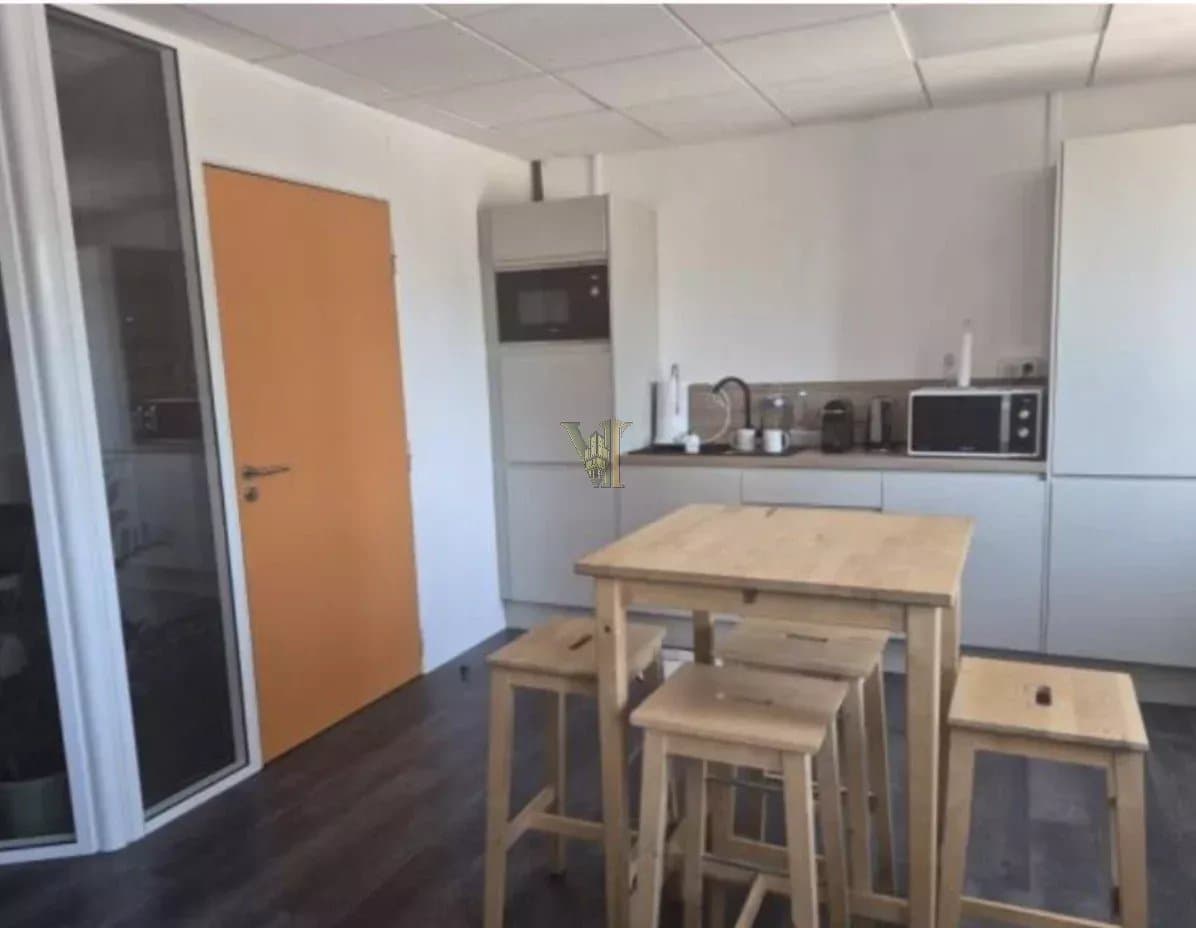 BUREAUX ET SALLES DE FORMATION À LOUER – NANTERRE – 78,99 M²