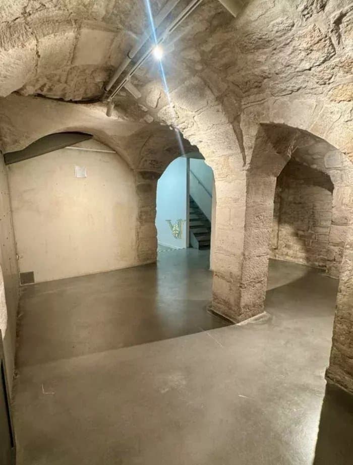 LOCAL COMMERCIAL À LOUER – PARIS 4ᵉ – SAINT-MERRI – 150 M²