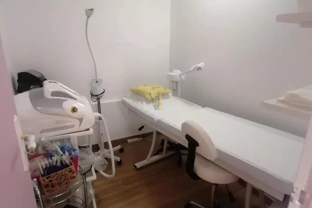 Cession de droit au bail – Grand local commercial 325 m² – Paris 20ᵉ