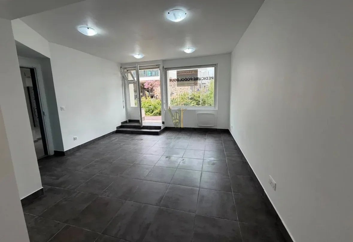 LOCAL COMMERCIAL À LOUER – CHARENTON-LE-PONT – 30 m² — Charenton-le-Pont — réf. VI-202 — photo 2