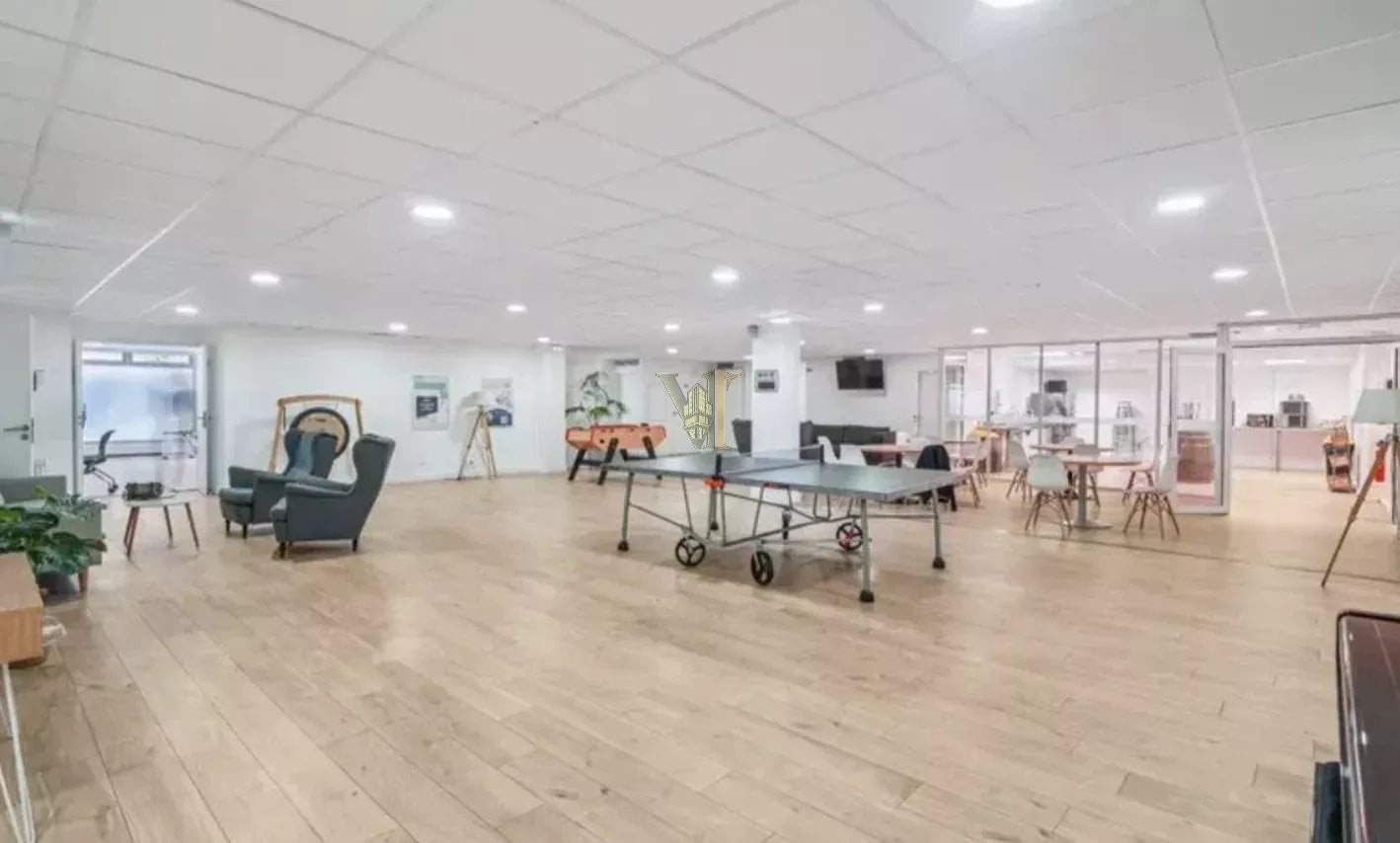 LOCAL COMMERCIAL À VENDRE– PARIS 20ÈME – CHARONNE – 1 179 M² — Local commercial — Charonne, Paris 20ème — réf. VI-163