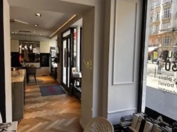 LOCAL COMMERCIAL À LOUER – PARIS 17ᵉ – 85 m² — Ternes · Paris 17ème — réf. VI-211 — photo 3