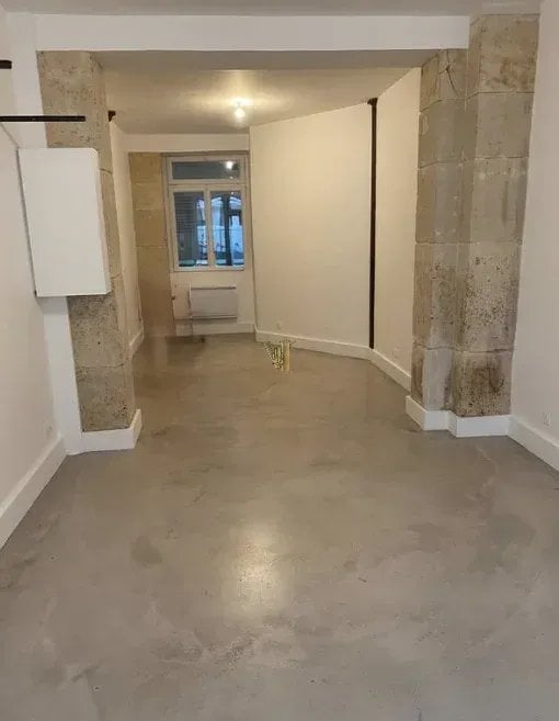LOCAL COMMERCIAL À LOUER – PARIS 9ᵉ – 31 m² — Rochechouart · Paris 9ème — réf. VI-201 — photo 2