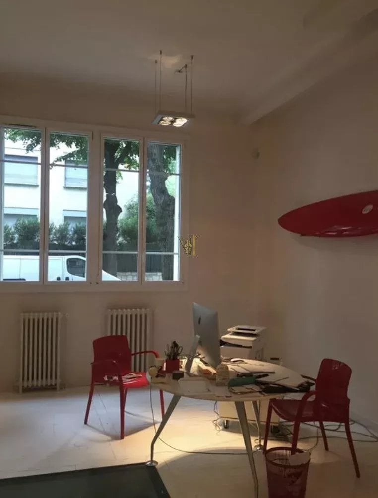 LOCAL COMMERCIAL A LOUER  – 220 m² - NEUILLY-SUR-SEINE — Neuilly-sur-Seine — réf. VI-184 — photo 3