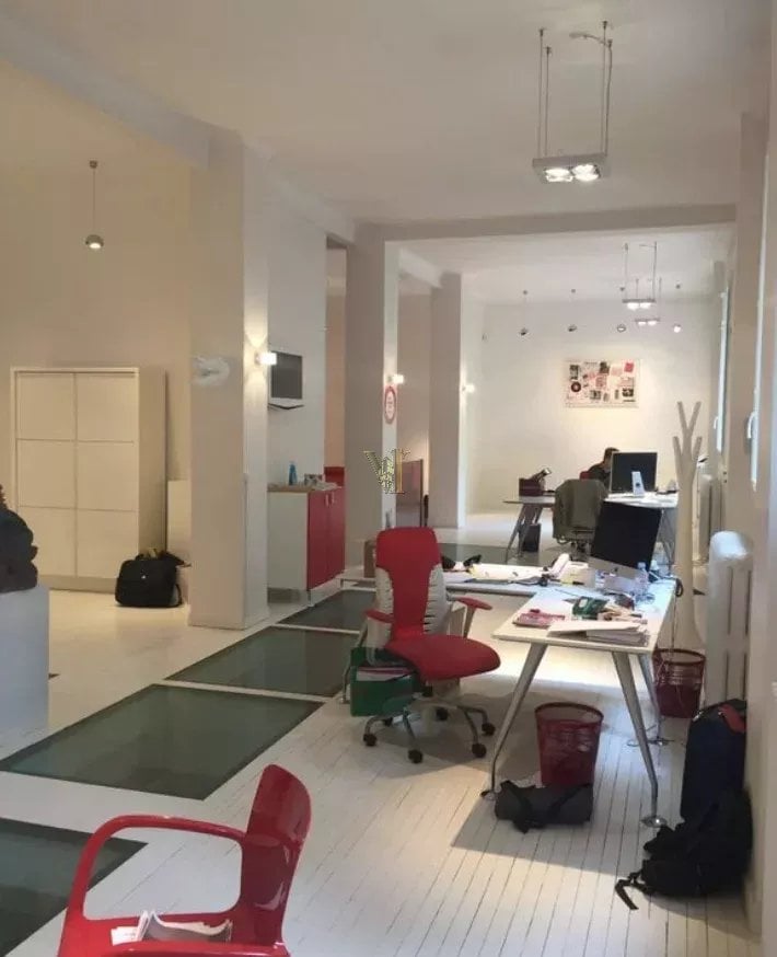 BUREAUX À LOUER – NEUILLY-SUR-SEINE – 220 M² — Neuilly-sur-Seine — réf. VI-156 — photo 2