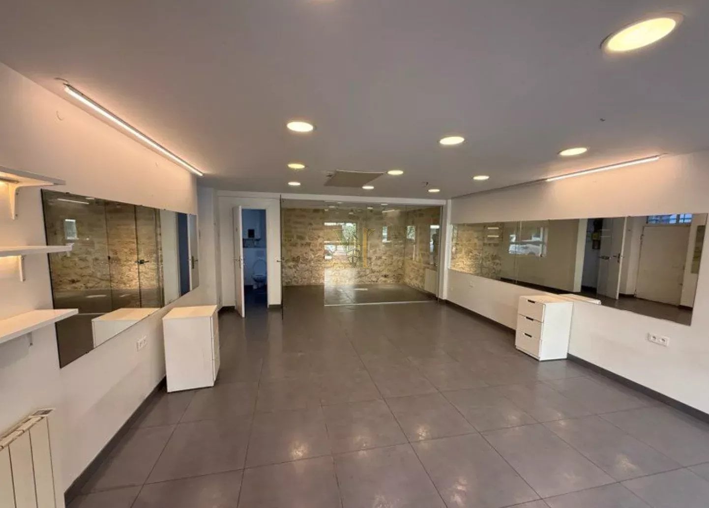 LOCAL COMMERCIAL À LOUER – NEUILLY-SUR-SEINE – 48 m² — Local commercial — Neuilly-sur-Seine — réf. VI-190