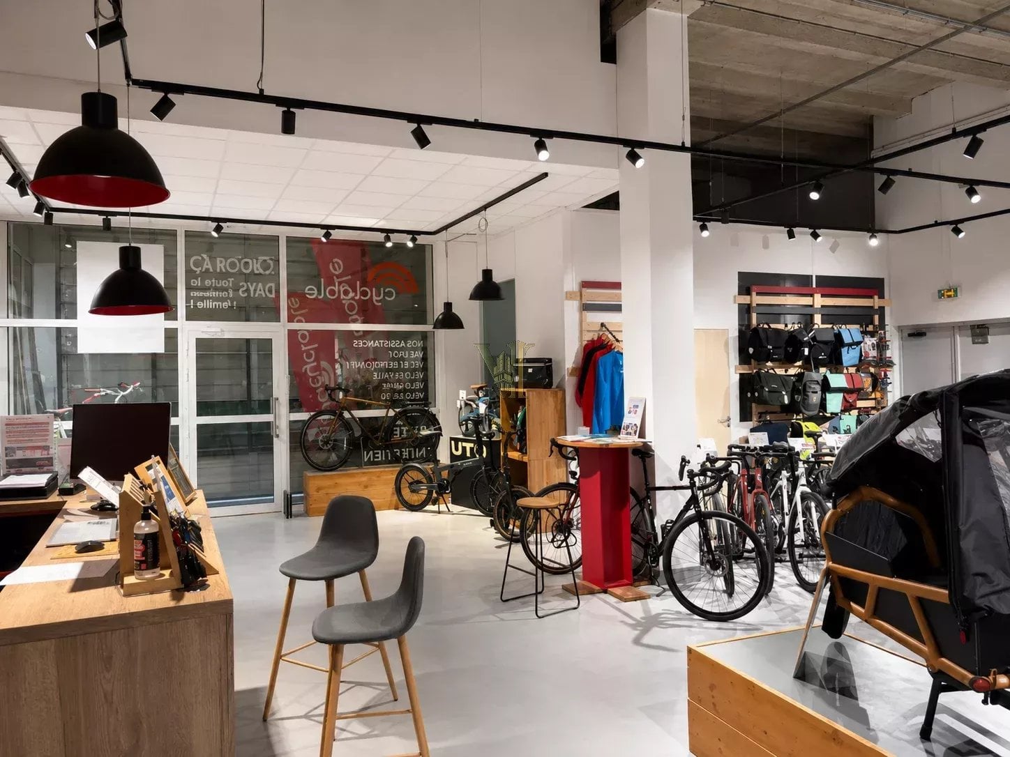 Commerce — Local commercial — Osny — réf. VI-27 — photo 2