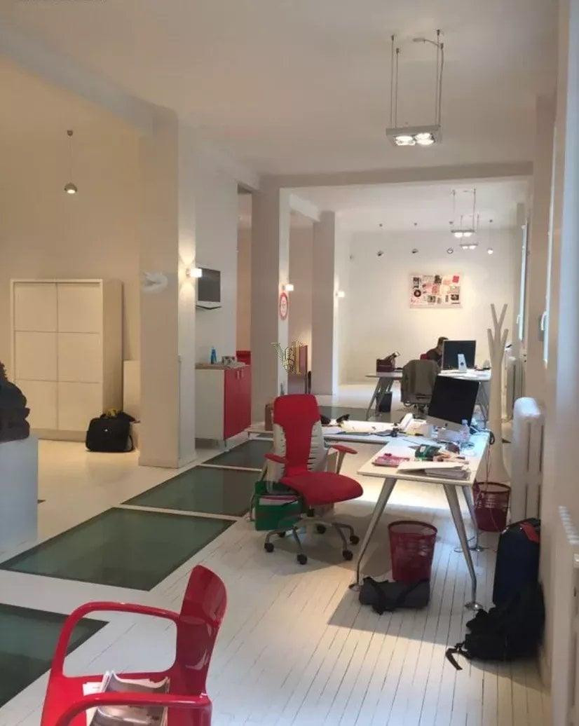 LOCAL COMMERCIAL A LOUER  – 220 m² - NEUILLY-SUR-SEINE — Neuilly-sur-Seine — réf. VI-184 — photo 2