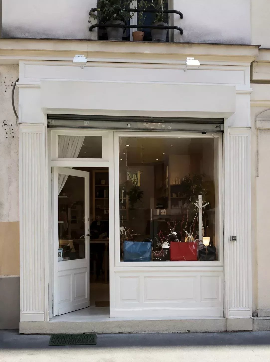 LOCAL COMMERCIAL À LOUER – SAINTE-MARGUERITE – PARIS 11ᵉ – 20 M² — Local commercial — Sainte-Marguerite, Paris 11ème — réf. VI-112