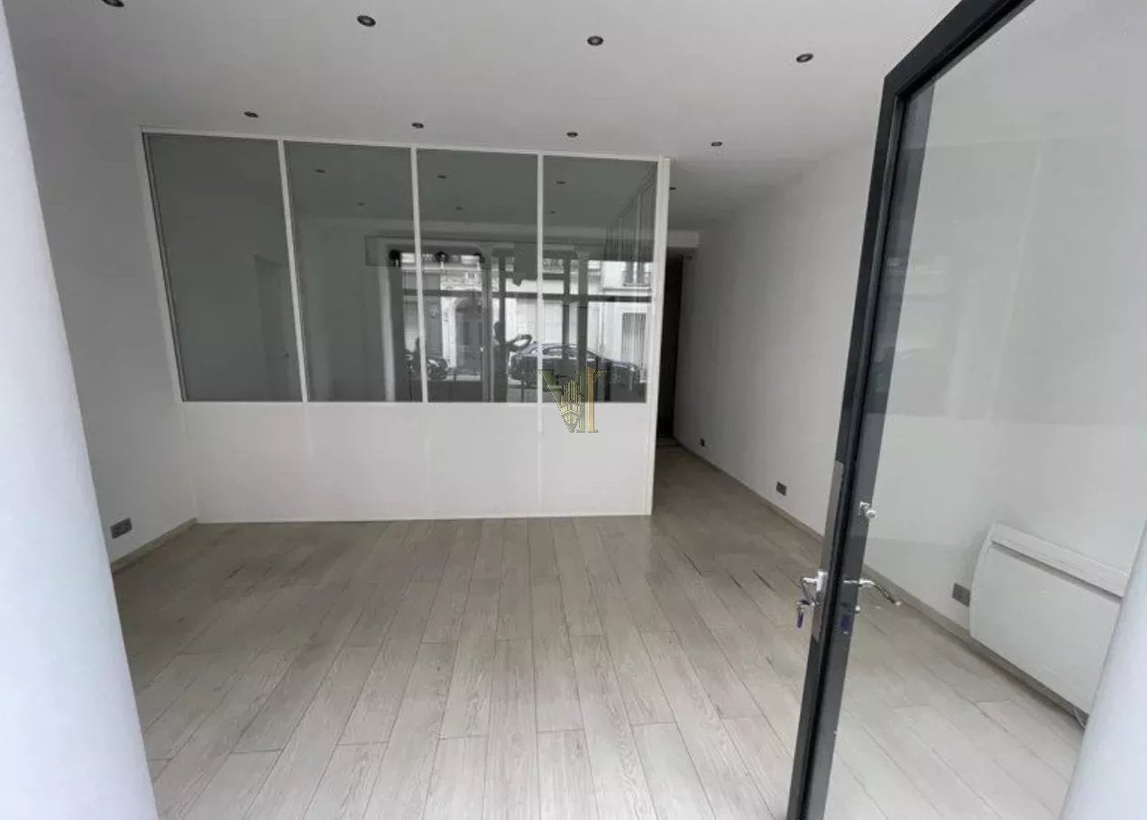 LOCAL COMMERCIAL À LOUER – PARIS 17E – BATIGNOLLES – 42 M² — Batignolles · Paris 17ème — réf. VI-181 — photo 3
