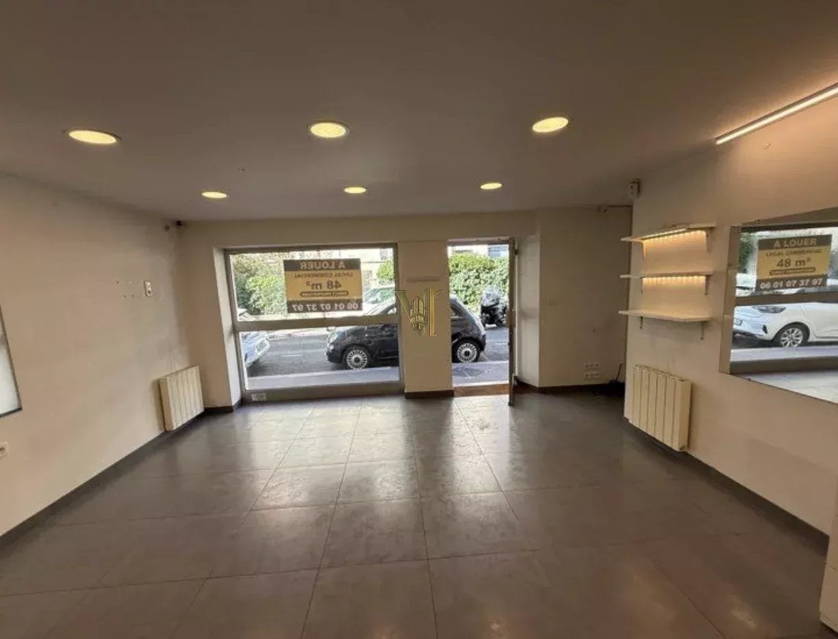 LOCAL COMMERCIAL À LOUER – NEUILLY-SUR-SEINE – 48 M² — Local commercial — Neuilly-sur-Seine — réf. VI-143