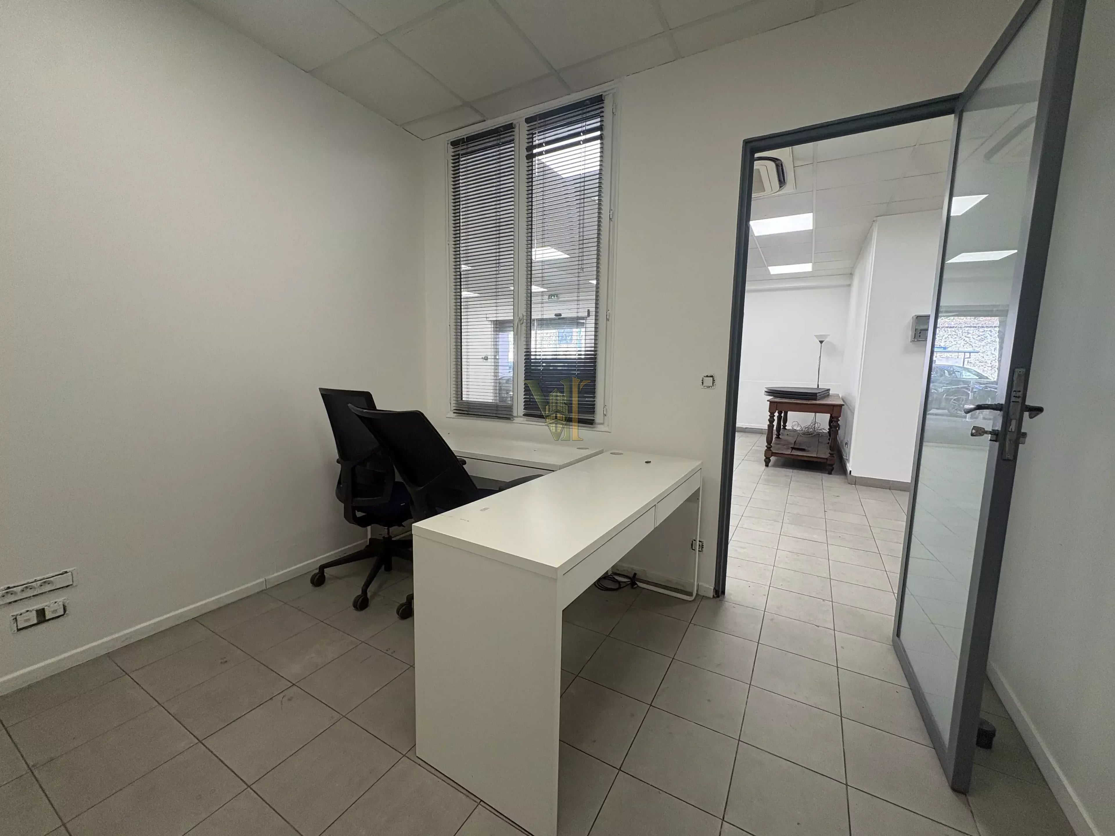 LOCAL COMMERCIAL À LOUER - 120 m² – Saint-Maurice — Saint-Maurice — réf. VI-183 — photo 9
