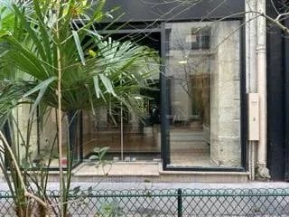 Local professionnel & commercial lumineux de caractère – 81 m² – Château d'Eau, Paris 10ᵉ — Local commercial — Porte-Saint-Martin, Paris 10ème — réf. VI-87