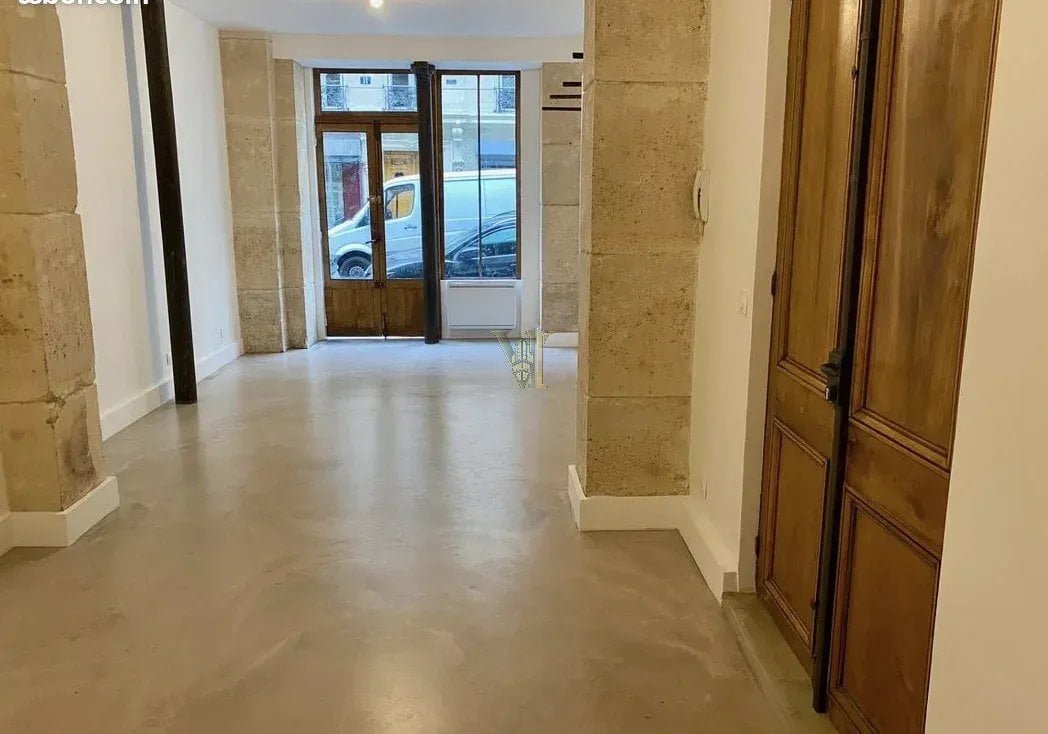 LOCAL COMMERCIAL À LOUER – PARIS 9ᵉ – 31 m² — Rochechouart · Paris 9ème — réf. VI-201 — photo 3