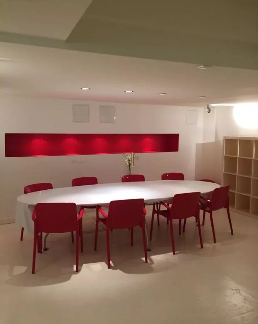 LOCAL COMMERCIAL A LOUER  – 220 m² - NEUILLY-SUR-SEINE — Neuilly-sur-Seine — réf. VI-184 — photo 4
