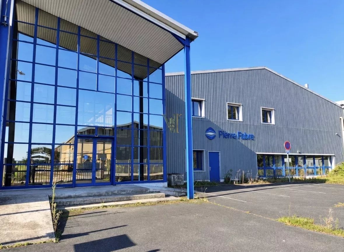 ENTREPÔT À LOUER – DIORS (36) – 6 248 M² — Logistique — Diors — réf. VI-188