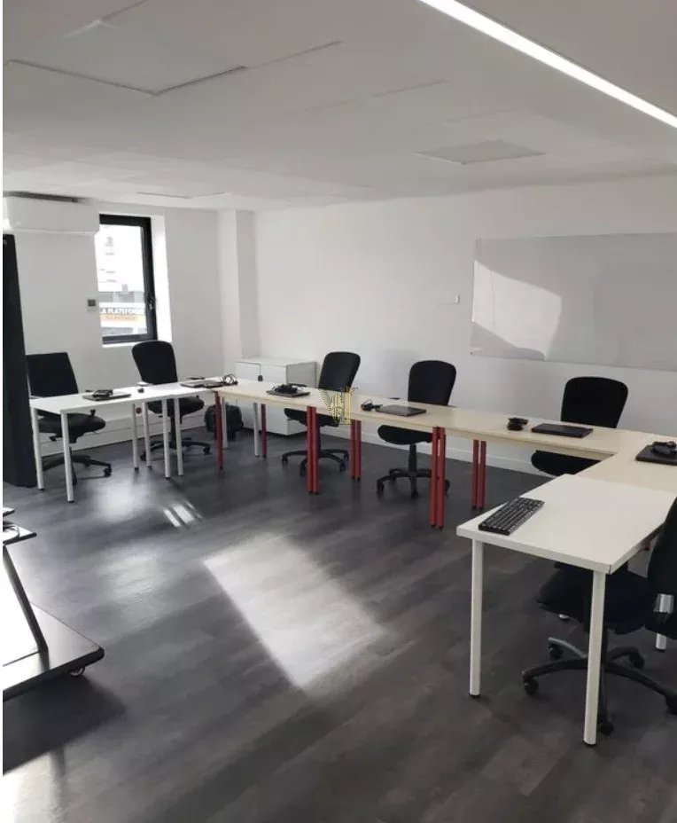 BUREAUX ET SALLES DE FORMATION À LOUER – NANTERRE – 78,99 M² — Parc Sud · Nanterre — réf. VI-142 — photo 1