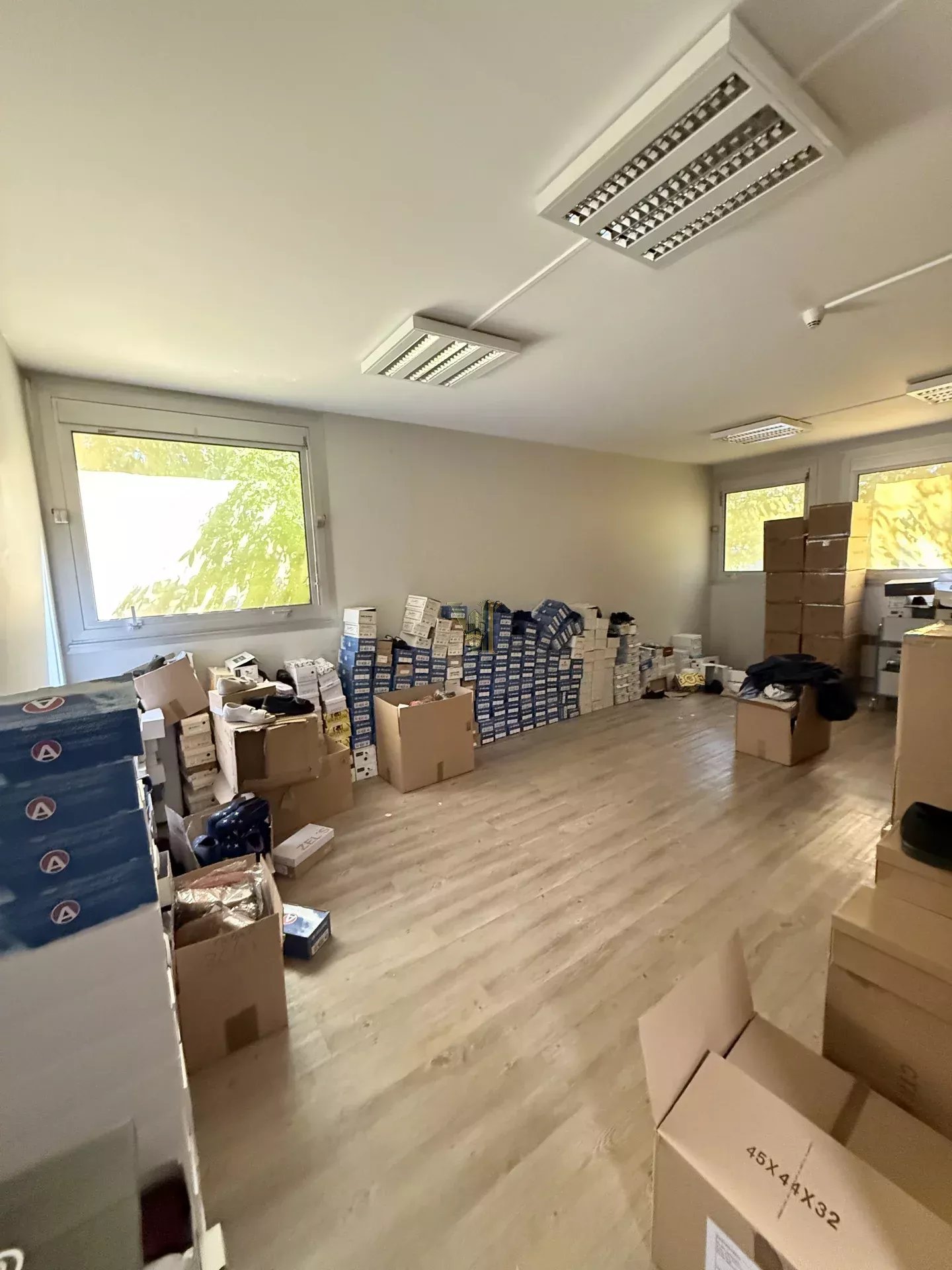 Bureaux divisibles de 600 m² à Neuilly-sur-Marne — Neuilly-sur-Marne — réf. VI-97 — photo 1