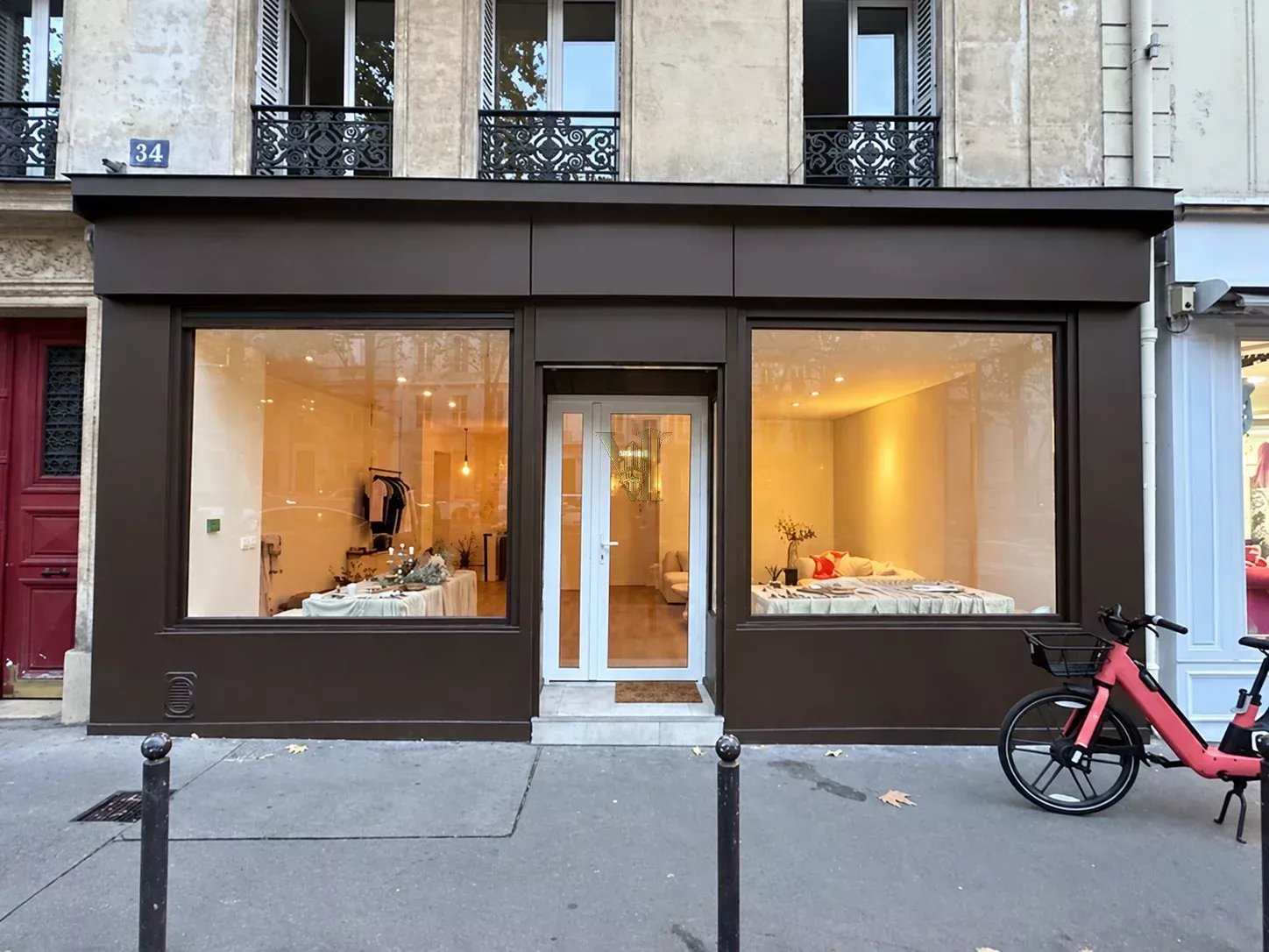 Murs commerciaux occupés 118 M2 Quartier Roquettes — Roquette · Paris 11ème — réf. VI-173 — photo 1